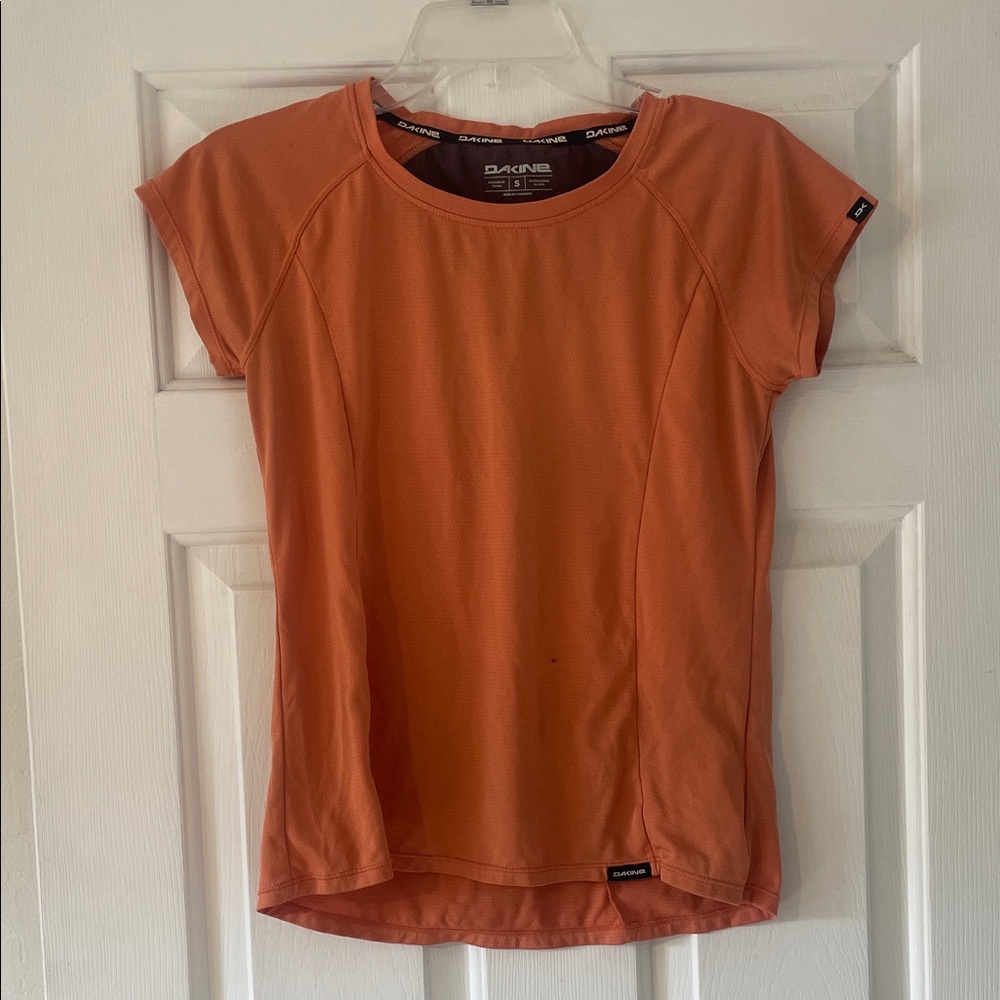 Dakine Women's Short Sleeve Orange Tee